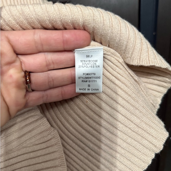 Gilli Women's Beige Ribbed Ruffle Tank Top - Picture 4 of 4